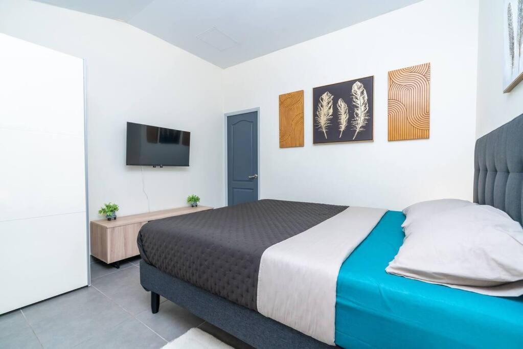 Heitea Lodge - 6 Min Airport, Wifi, Ac & Parking Papeete  Zewnętrze zdjęcie